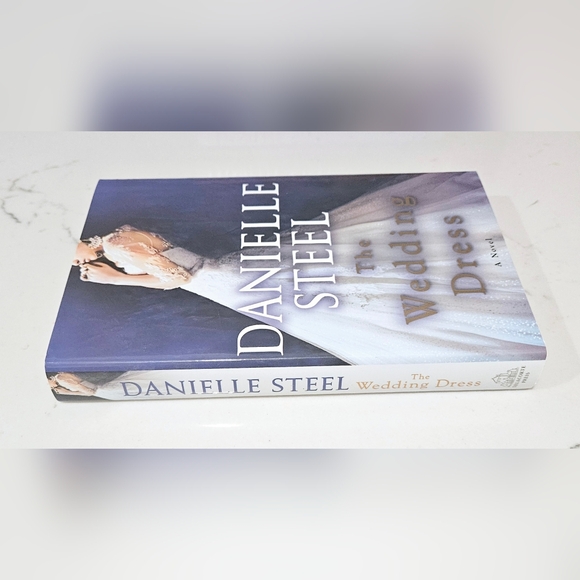 The Wedding Dress: A Novel Danielle Steel Hardcover Book Romance - Picture 3 of 7